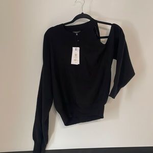 Dynamite cold shoulder sweater in L